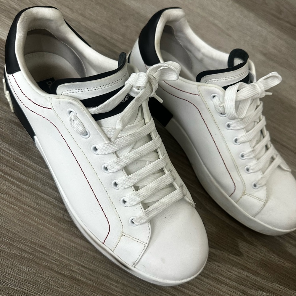 Dolce & Gabbana White Leather Sneakers with Black Heel and Red Stitching